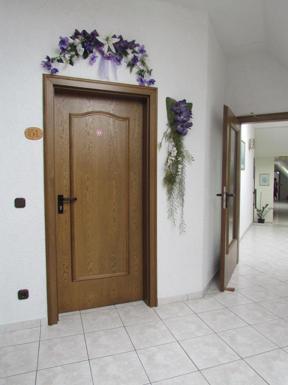 Trebur Hotel Zum Erker מראה חיצוני תמונה