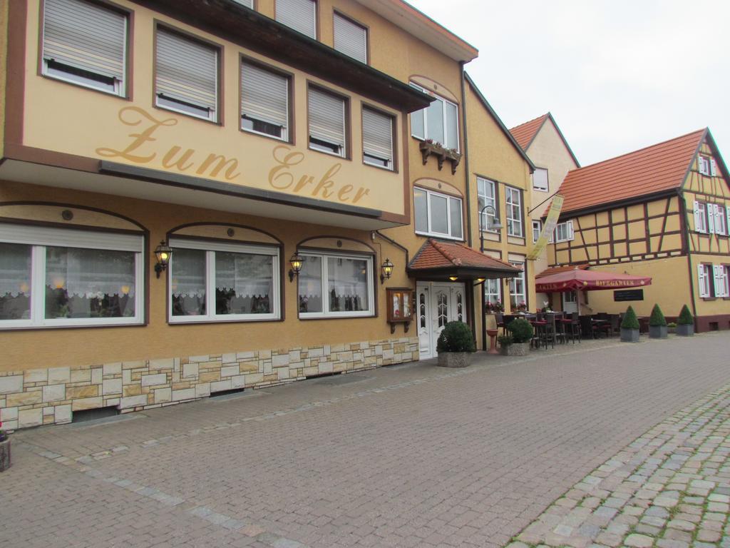 Trebur Hotel Zum Erker מראה חיצוני תמונה