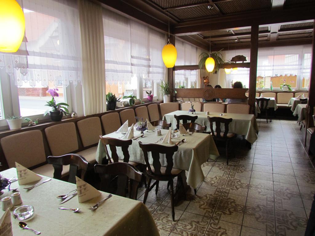 Trebur Hotel Zum Erker מראה חיצוני תמונה