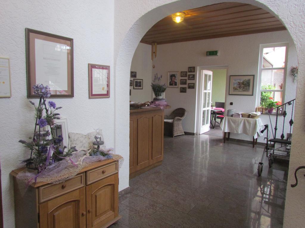 Trebur Hotel Zum Erker מראה חיצוני תמונה